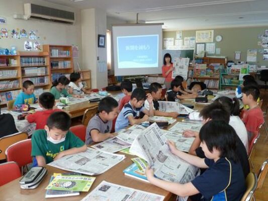 記事の読み比べに挑戦　壬生町稲葉小