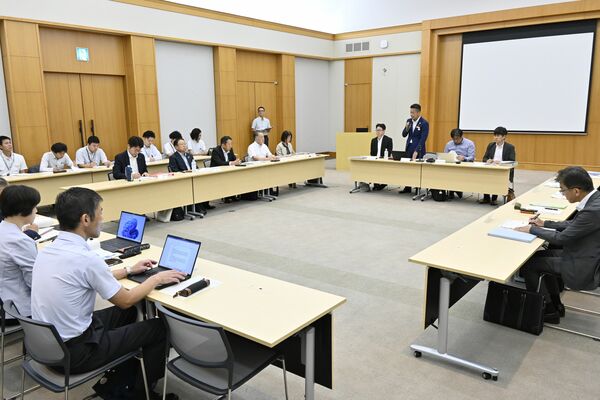 高関税政策に関する情報を共有した中小企業等支援連絡会議＝29日午前、県庁
