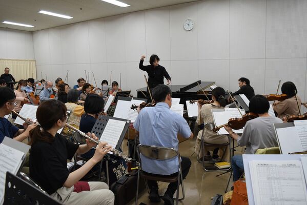 演奏会に向けて練習に励む栃響＝宇都宮市内