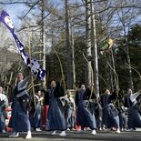 １年の無事祈り力強く矢放つ　日光二荒山神社で「武射祭」