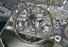 万博リング、解体始まる