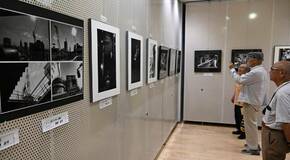 モノクロ写真の表現、技術追究　