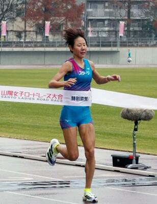 　ハーフマラソンで４位の伊沢菜々花＝ＪＦＥ晴れの国スタジアム