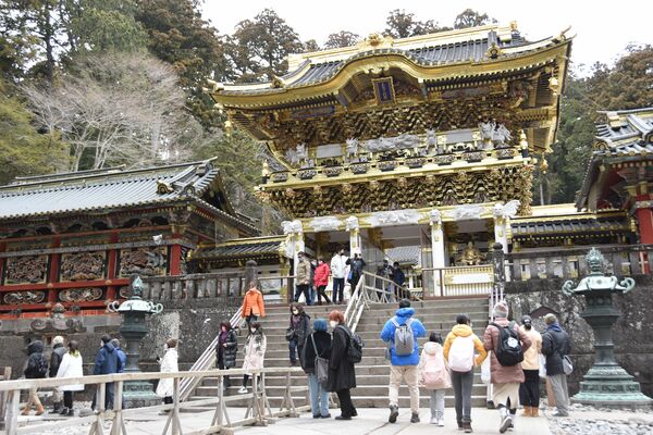 日光東照宮を訪れる参拝者ら（１月下旬）
