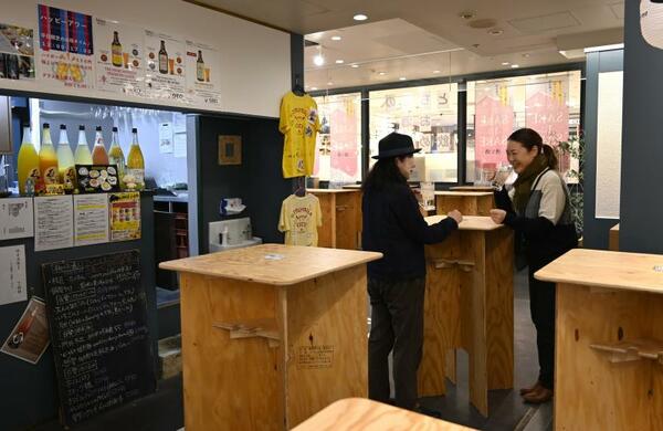 「ＳＡＫＥ－ＴＯ－ＳＡＫＥ」の店内