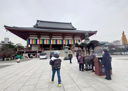 　西新井大師の大本堂＝東京都足立区