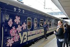 ウクライナ鉄道に桜列車