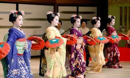 芸舞妓、公演前に総仕上げ