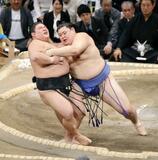 大の里が連勝、豊昇龍は初白星