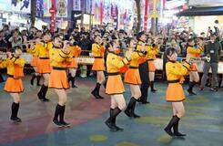 台湾で高校生がマーチング披露