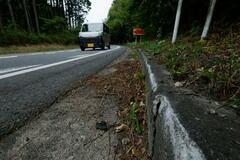 車横転、死亡５人は高校生ら男女
