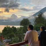 幻想的な景色に感動　日光・中禅寺立木観音で夜間参拝　境内などライトアップ