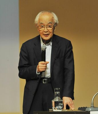 自らの戦争体験について語る柳田さん