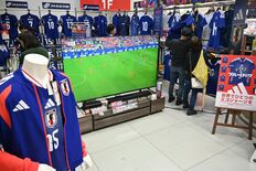 トナリエ宇都宮にサッカーW杯特設店 日本代表ユニホームなど品ぞろえ