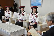 24代目「とちぎフレッシュメイト」３人が知事表敬　栃木県産農産物の魅力…