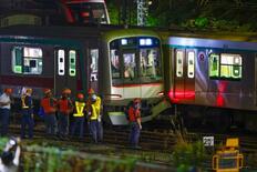 東急列車同士が衝突、脱線