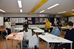 仕事と家庭両立を体感　学生訪問　支援策など学ぶ　宇都宮市　インターン事業