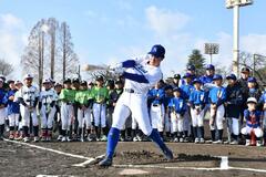 スタンドインに子どもたち歓声