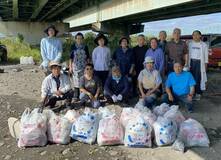 楽しみながら河原のごみ拾い