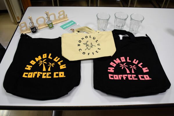 ヨシケイ栃木フーズが宅配販売するトートバッグなどのホノルルコナコーヒーグッズ
