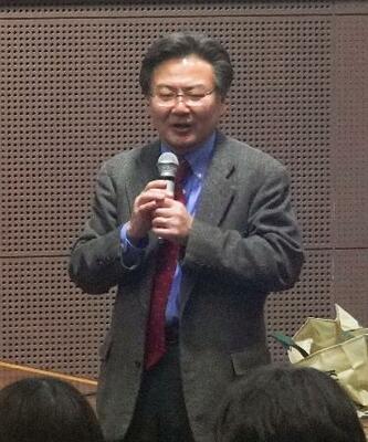 　講義する神戸学院大教授の田中康介さん＝１月（本人提供）