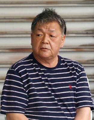 警視庁目白署に入る長友栄機容疑者=8日