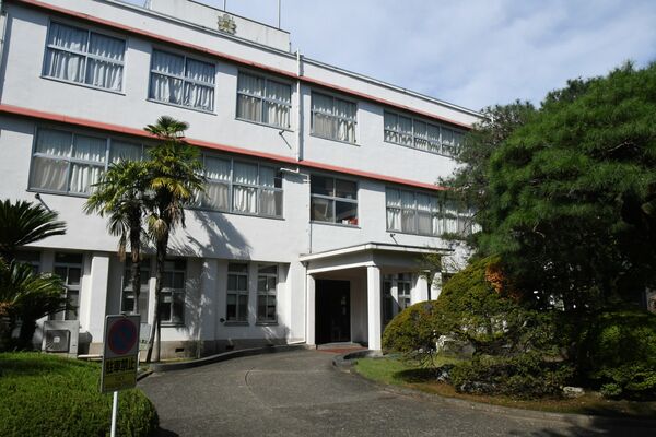 栃木高校の校舎