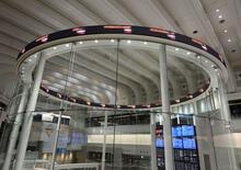 東証反発、午前は一時９００円高