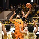 ブレックス、ビッグマンの奮闘光る　川崎に快勝、圧巻の２Q 30得点　４…