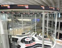 東証反落、終値668円安