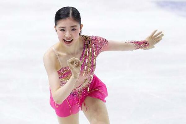 　女子ＳＰ　演技する千葉百音＝プラハ（共同）