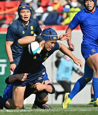 少年男子チームの司令塔として期待が寄せられる国学栃木高のＳＯ伊藤＝１月、花園ラグビー場