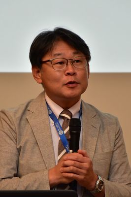 内川教授
