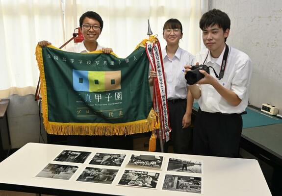 写真甲子園に出場する栃木工業の（左から）大橋さん、納谷さん、増淵さん