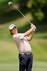前田が首位、池田ら１打差