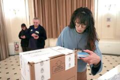 アルゼンチン、大統領派が議席増