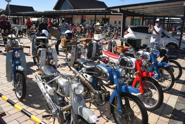 歴代のカブの車両が集まったカブフェス