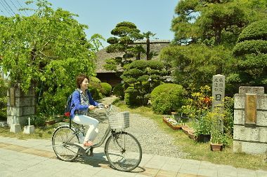 風情のある「日下田藍染工房」