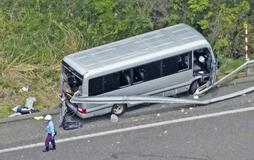磐越道でバス事故、１人死亡