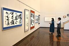 ４０～９０代の２６人 「母」テーマ展示