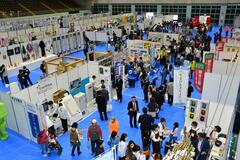 多彩なブースにぎわう