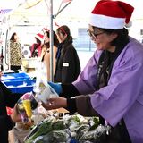 「ハチのクリスマス会」で地産地消促進　農家と学生ら連携３年目　来場者倍増に両者手応え