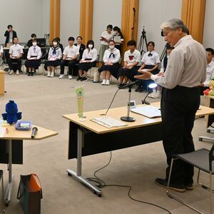 とちぎの未来、知事と語り合う　県庁で中学生向けフォーラム