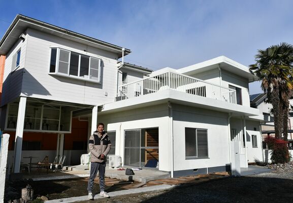 貸しオフィスとして貸し出す空き家と横山さん