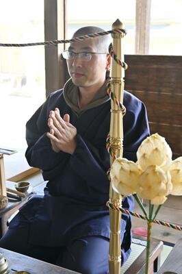 ＣＦ協力を呼びかけている薬師寺の石川住職