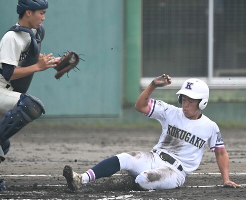 １回、国学栃木の三走・藤井が先制のホームイン＝とちぎ木の花