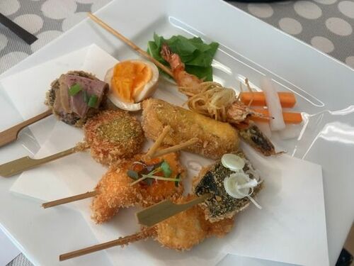 授賞式では、こんなパーティ料理が出るのかなと現実逃避