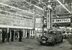 １９７１年に日産自動車栃木工場で造られた第１号車の完成式典（日産自動車提供）