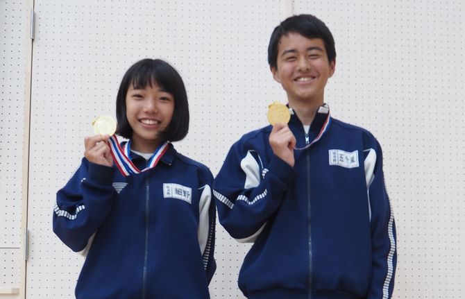 フリーの振り付けも担当したチームリーダーの細野さんと、男子のまとめ役となった五十嵐君（写真右）。