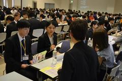 美容室など６８社 合同説明会開催きょうも
